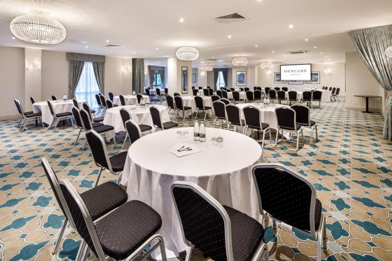 Отель Mercure Abbots Well 4*