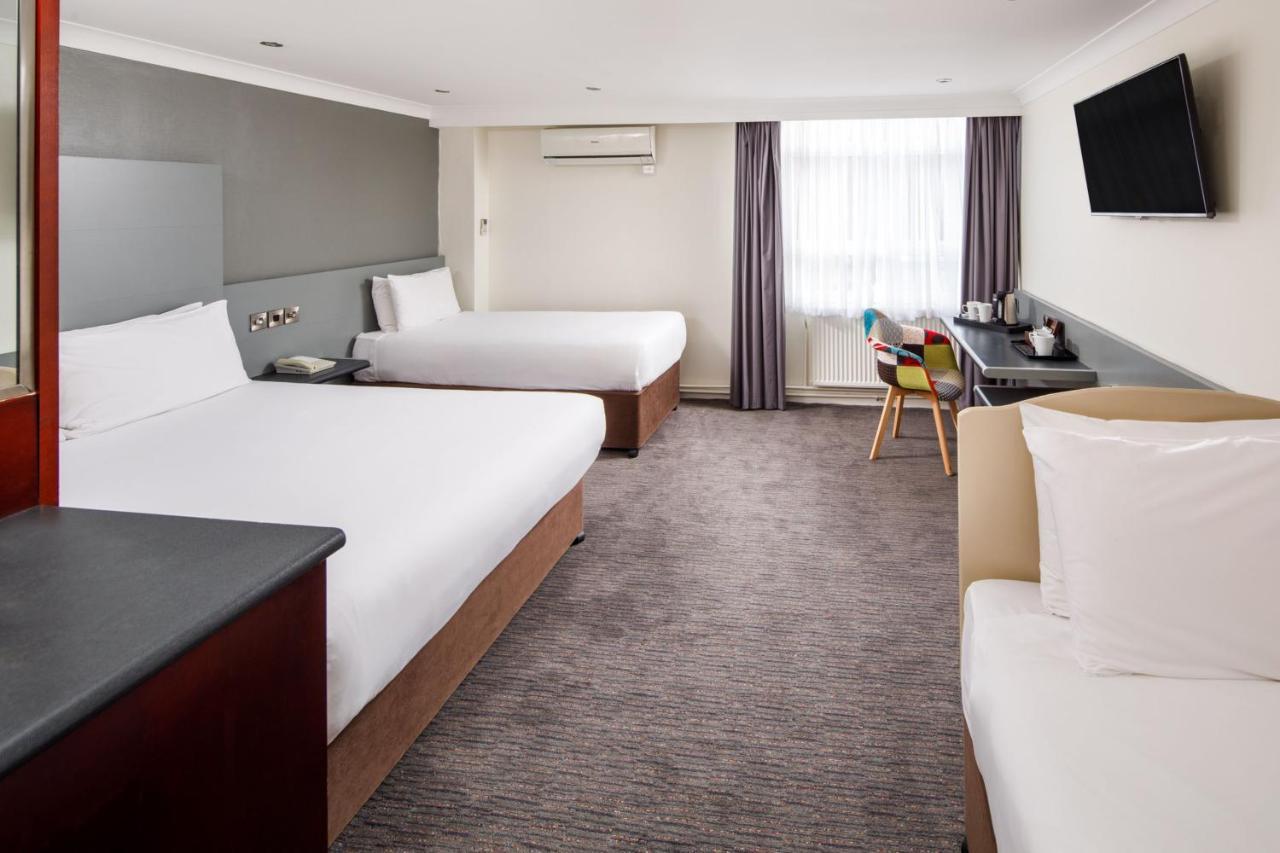 Отель Mercure Abbots Well 4*