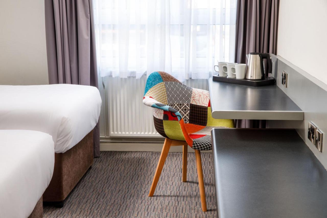 Hotel Mercure Abbots Well 4*